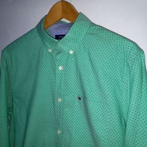 Tommy Hilfiger polka dot button down shirt men's size small